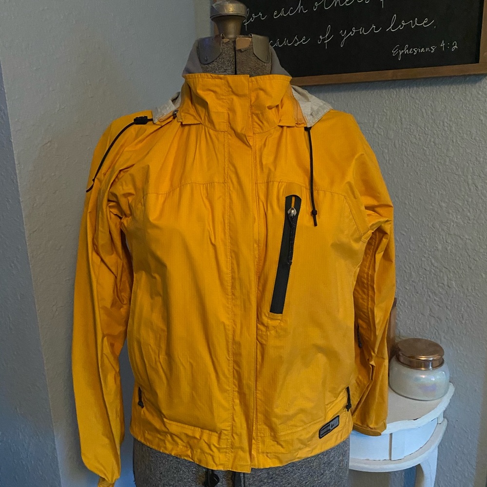 REI reversible windbreaker